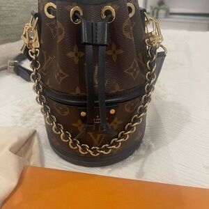 Louis Vitton canoe purse cross body